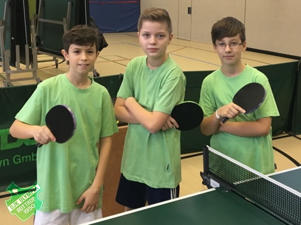 Unsere B-Schüler konnten ihre Siegesserie gegen TTC MJK Herten II mit 10:0 Spielen und 30:0 Sätzen fortsetzen. v.l.: Nils Grimm, Niklas-Noel Ludwig und Dillon Münstermann Foto: Frank Ludwig