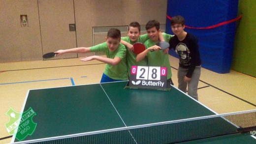 Unsere B-Schüler gewinnen im Nachholspiel gegen DJK TTG Gladbeck-Süd I mit 8:2 Spielen und 27:8 Sätzen. (v. l. n r.): Niklas-Noel Ludwig, Filip Dziedzic, Nils Grimm und Dillon Münstermann Foto: Stefan Laagland