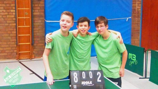 Unsere B-Schüler besiegen im Nachholspiel den TTV GW Schultendorf mit 8:2 Spielen und 27:9 Sätzen. (v. l.) Niklas-Noel Ludwig (3:0), Nils Grimm (2:1) und Dillon Münstermann (2:1) Foto: Stefan Laagland